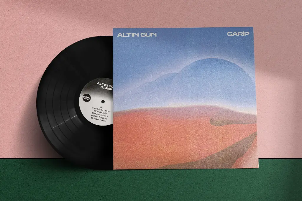 Altın Gün - Garip (black vinyl mockup).webp